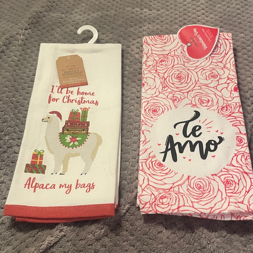 Christmas Kitchen Towels with Festive Design